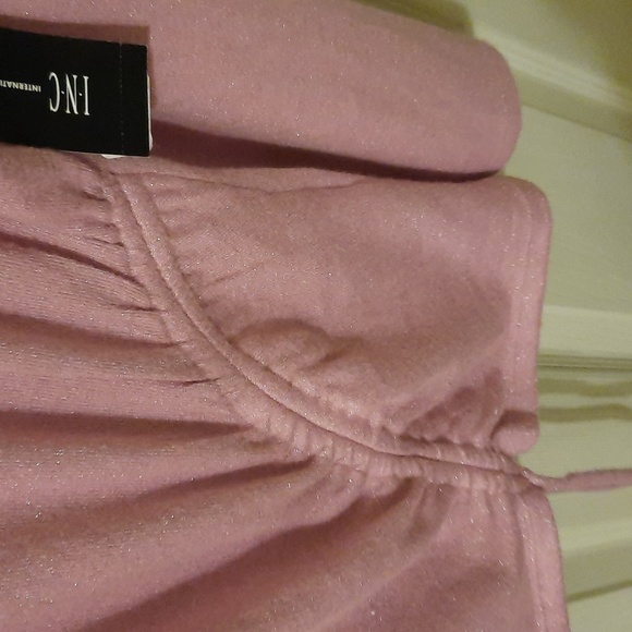 New.  INC XL TOP - Picture 6 of 8